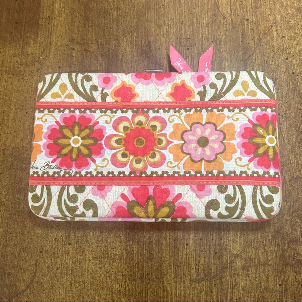 Vera Bradley - Womens Continental Multicolor Floral Pattern Hard Case Wallet